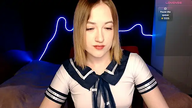 Snapshot of sofi_x_moon chatting on February 16, 2026, 4:27 pm sofi x moon online show from February 16, 2026, 4:27 pm