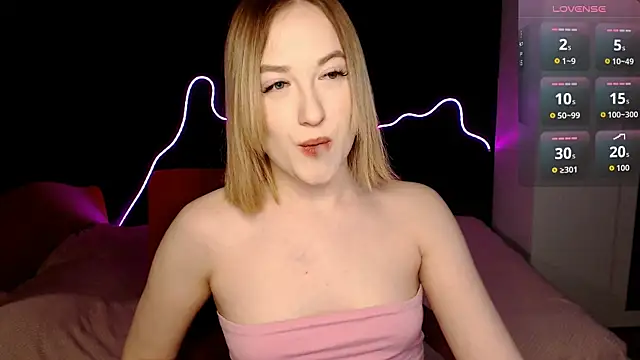 Snapshot of sofi_x_moon chatting on February 12, 2026, 1:49 am sofi x moon online show from February 12, 2026, 1:49 am