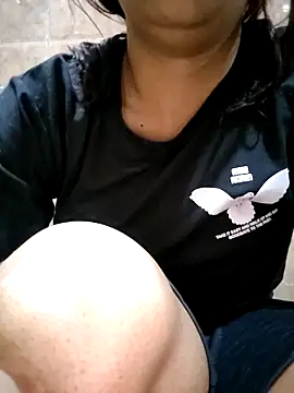 Snapshot of Moody-girl1 chatting on March 1, 2026, 10:54 pm Moody-girl1 online show from March 1, 2026, 10:54 pm