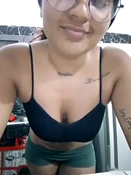 Zoe Renata online show from April 22, 2026, 8:21 am