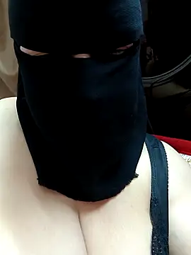 Warda Egy online show from April 4, 2026, 8:37 pm