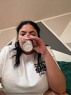 Snapshot of Amber_Sinn chatting on July 15, 2026, 4:19 am Amber Sinn online show from July 15, 2026, 4:19 am