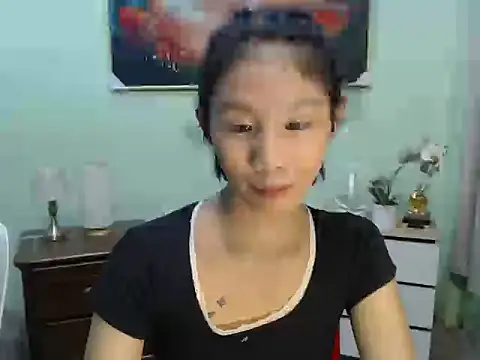 Snapshot of littlemikay chatting on July 15, 2026, 12:23 pm littlemikay online show from July 15, 2026, 12:23 pm