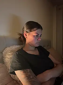 Snapshot of RachelWeisz_ chatting on July 27, 2026, 10:11 am RachelWeisz online show from July 27, 2026, 10:11 am