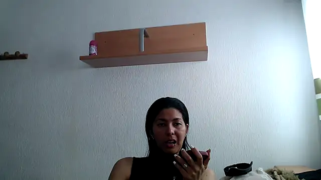 Snapshot of ZeforAitanna chatting on May 7, 2026, 11:46 am ZeforAitanna online show from May 7, 2026, 11:46 am