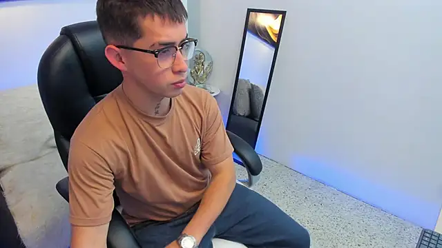 Snapshot of Tommas_Jhonson chatting on February 28, 2026, 1:38 am Tommas Jhonson online show from February 28, 2026, 1:38 am