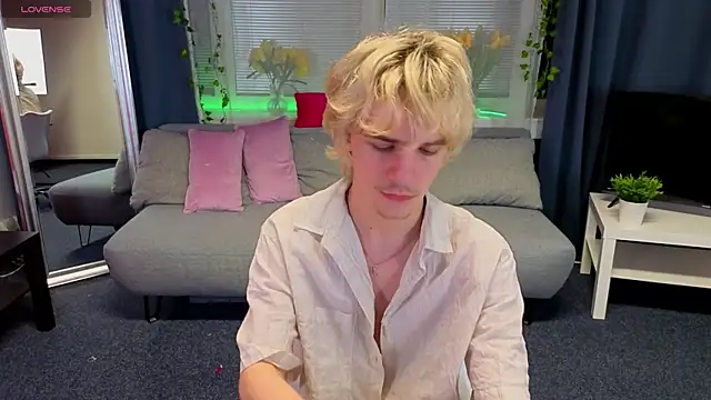 Snapshot of JameMiller chatting on February 27, 2026, 9:25 pm JameMiller online show from February 27, 2026, 9:25 pm