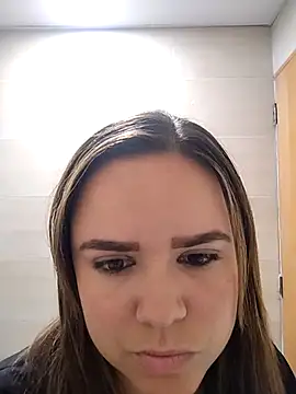 julianag09 online show from March 31, 2026, 3:14 pm