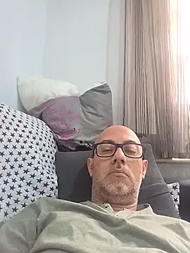 Snapshot of pareja47 chatting on May 2, 2026, 3:06 pm pareja47 online show from May 2, 2026, 3:06 pm