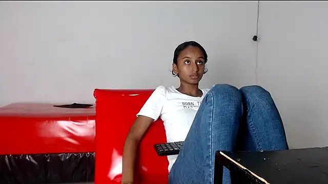 valeryskinnyvagi online show from April 7, 2026, 12:01 am