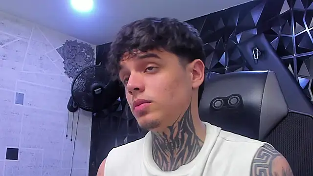 Declan-Foxx online show from April 9, 2026, 8:59 pm