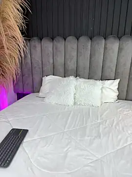 Nanda vixen  online show from March 3, 2026, 8:49 pm