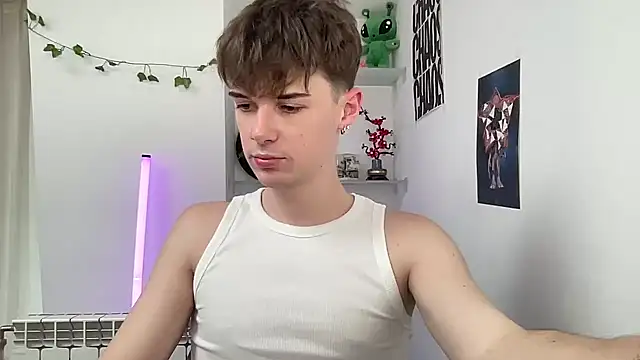 Snapshot of YourMilkyGuy chatting on May 19, 2026, 12:01 pm YourMilkyGuy online show from May 19, 2026, 12:01 pm