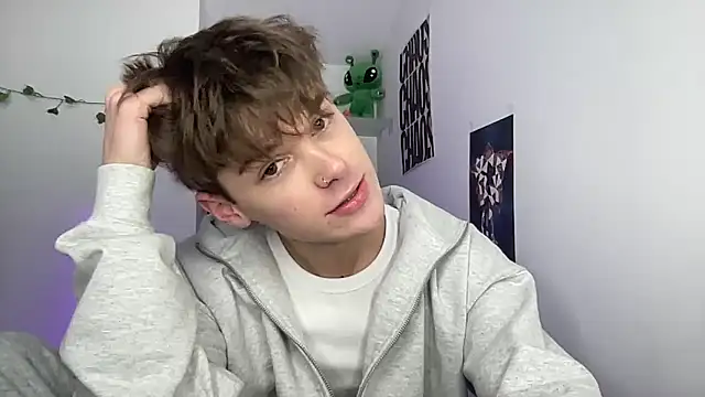 Snapshot of YourMilkyGuy chatting on April 29, 2026, 4:44 pm YourMilkyGuy online show from April 29, 2026, 4:44 pm