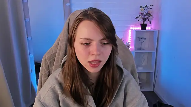 Snapshot of LesleySky chatting on February 27, 2026, 8:19 pm LesleySky online show from February 27, 2026, 8:19 pm