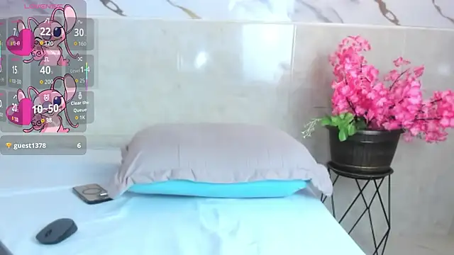 camiifox  online show from February 20, 2026, 12:18 pm