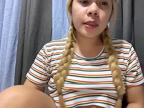 Snapshot of Mooree_naba chatting on July 19, 2026, 1:08 pm Mooree naba online show from July 19, 2026, 1:08 pm