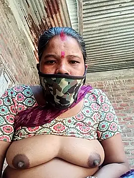 Snapshot of Kirti_sacsena chatting on March 4, 2026, 7:27 am Kirti sacsena online show from March 4, 2026, 7:27 am