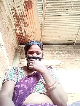 Snapshot of Kirti_sacsena chatting on March 17, 2026, 2:14 am Kirti sacsena online show from March 17, 2026, 2:14 am