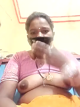 Snapshot of Kirti_sacsena chatting on March 22, 2026, 12:03 am Kirti sacsena online show from March 22, 2026, 12:03 am