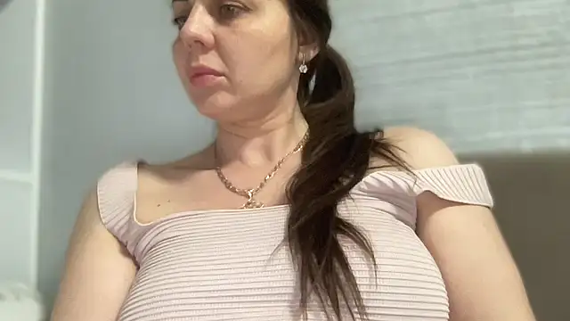 Snapshot of Darsy_Rox chatting on May 26, 2026, 5:44 pm Darsy Rox online show from May 26, 2026, 5:44 pm