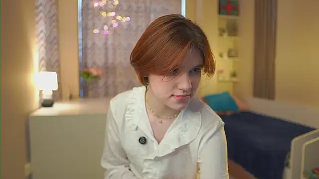 Snapshot of BelleHayton chatting on February 15, 2026, 5:52 am BelleHayton online show from February 15, 2026, 5:52 am