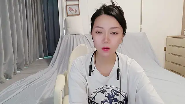 xiaojie jie online show from July 8, 2026, 6:03 am