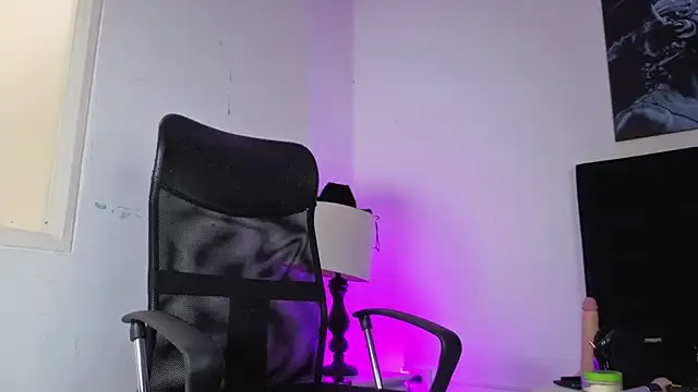 KateValenciaa online show from April 16, 2026, 9:39 pm