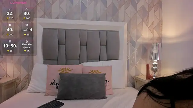 zharia lux 25 online show from March 26, 2026, 11:41 am