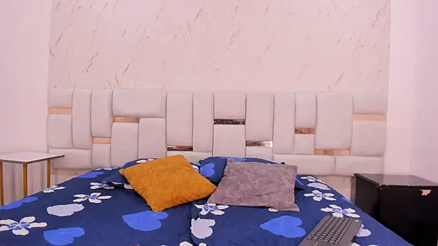 Snapshot of hermione_brown chatting on February 25, 2026, 8:19 pm hermione brown online show from February 25, 2026, 8:19 pm