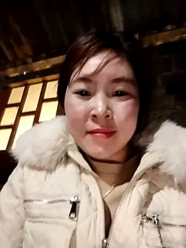 Yiyoongg online show from February 20, 2026, 2:30 am