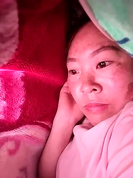 Yiyoongg online show from February 9, 2026, 9:24 pm