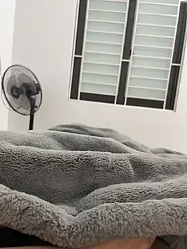 huyenzz online show from February 19, 2026, 2:58 pm