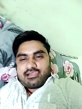 loyalboy 0052 online show from April 18, 2026, 7:58 pm