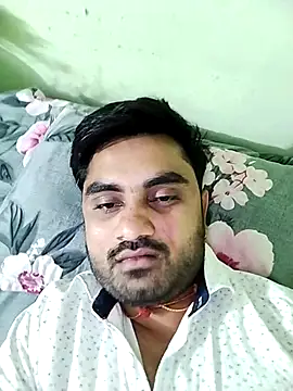 loyalboy 0052 online show from April 18, 2026, 6:43 pm