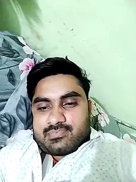 loyalboy 0052 online show from April 18, 2026, 7:07 pm