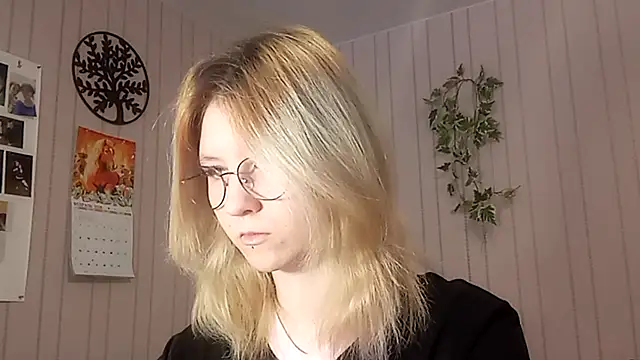 Snapshot of RunawayBr1de chatting on February 19, 2026, 2:14 pm RunawayBr1de online show from February 19, 2026, 2:14 pm