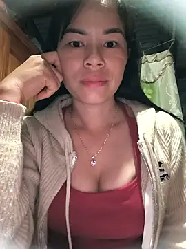 Snapshot of Minak-xika chatting on February 18, 2026, 9:22 pm Minak-xika online show from February 18, 2026, 9:22 pm