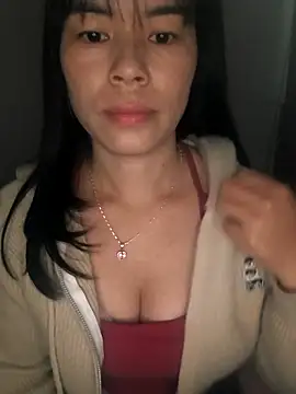 Snapshot of Minak-xika chatting on February 9, 2026, 12:41 am Minak-xika online show from February 9, 2026, 12:41 am