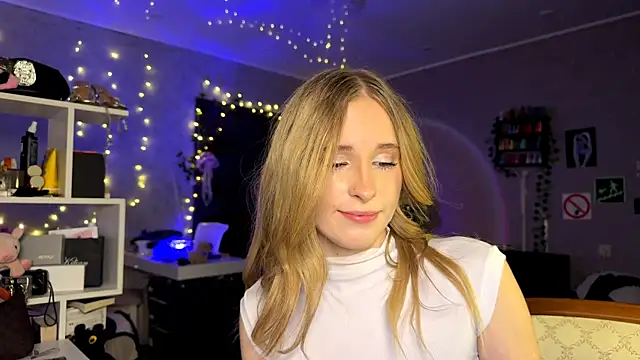 amily sunray online show from April 16, 2026, 9:39 pm