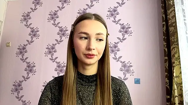 Snapshot of LacieHelaire chatting on March 3, 2026, 7:26 am LacieHelaire online show from March 3, 2026, 7:26 am