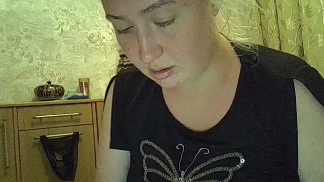 Snapshot of CurvyWild_Lady30 chatting on May 30, 2026, 6:35 pm CurvyWild Lady30 online show from May 30, 2026, 6:35 pm