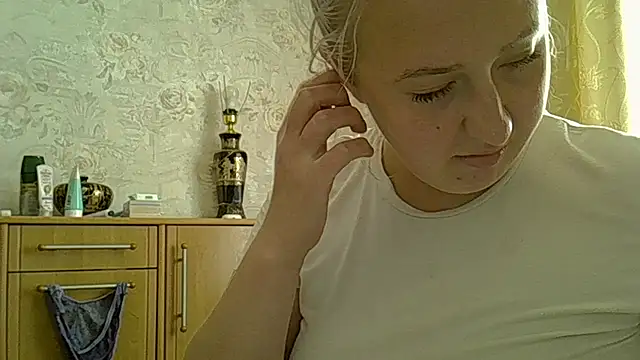 Snapshot of CurvyWild_Lady30 chatting on June 10, 2026, 11:22 am CurvyWild Lady30 online show from June 10, 2026, 11:22 am