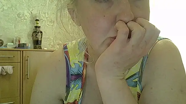 Snapshot of CurvyWild_Lady30 chatting on May 24, 2026, 12:27 pm CurvyWild Lady30 online show from May 24, 2026, 12:27 pm