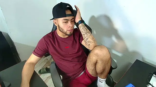 Xanderstone00 online show from February 17, 2026, 7:11 pm