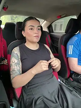Violeta and Charlie online show from May 17, 2026, 12:38 pm