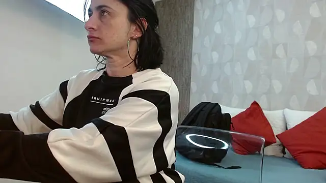 Snapshot of lincebdsm chatting on November 19, 2025, 8:20 pm lincebdsm online show from November 19, 2025, 8:20 pm