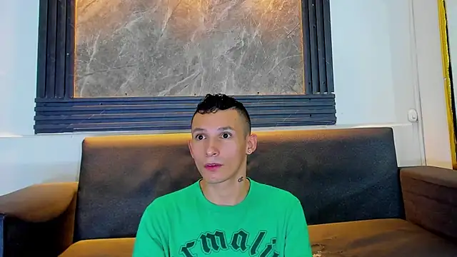 Snapshot of Isaak_26 chatting on February 22, 2026, 12:18 pm Isaak 26 online show from February 22, 2026, 12:18 pm