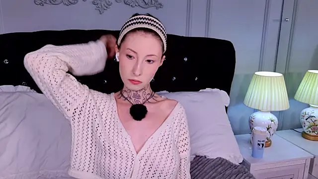 roxy morrison x online show from May 18, 2026, 3:39 am