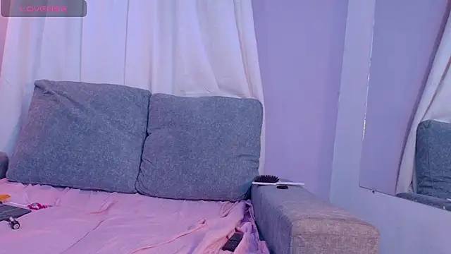 Snapshot of SuzyFox_ chatting on February 27, 2026, 8:19 pm SuzyFox online show from February 27, 2026, 8:19 pm